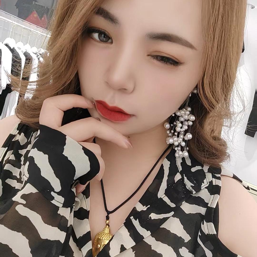 爱玩的小娜妮