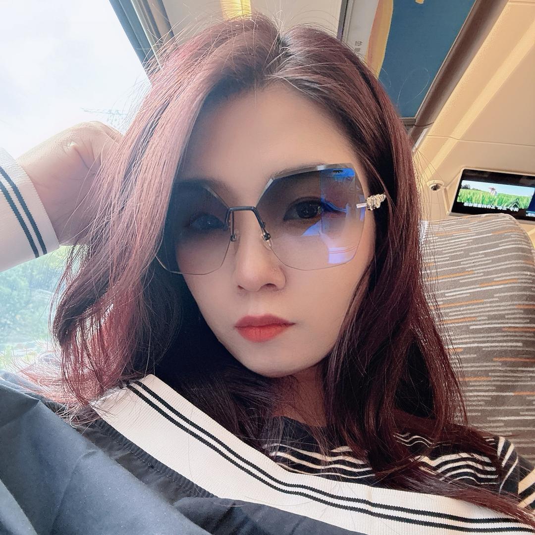 @  ❥ ᥫᩣ ღ⁵²º 安安🖤