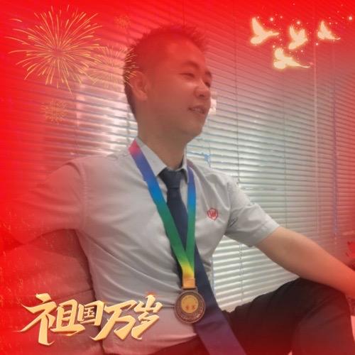 豪莱雅酒店体育馆馆店爱笑的毛毛虫