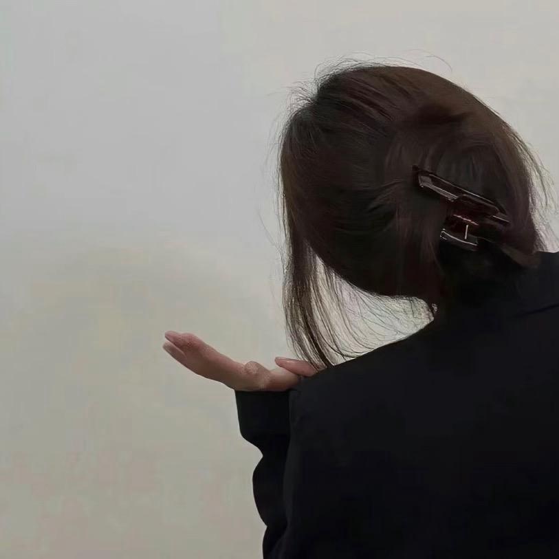 @L,