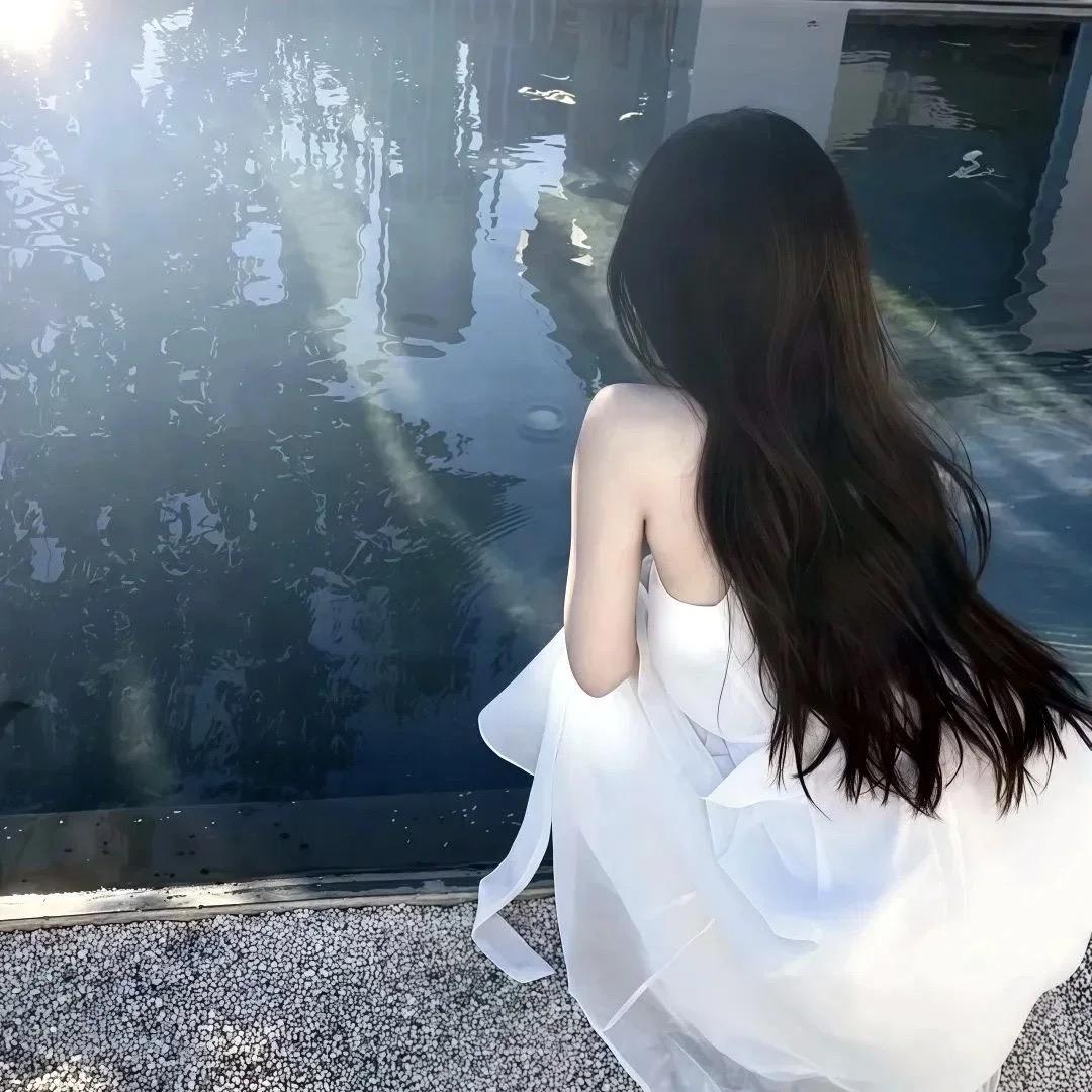 爱喝🧊美式.
