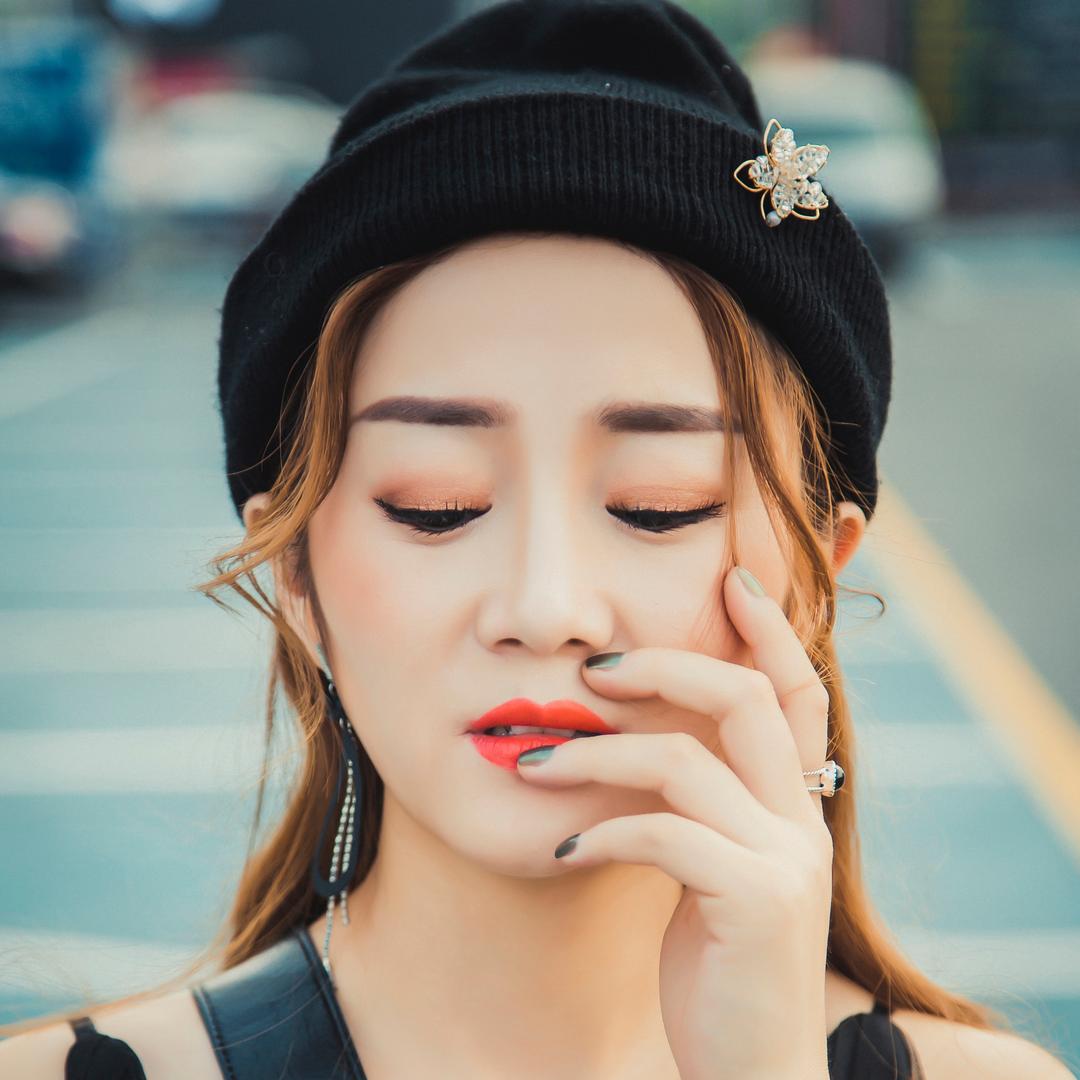 👑    - 浅浅一笑