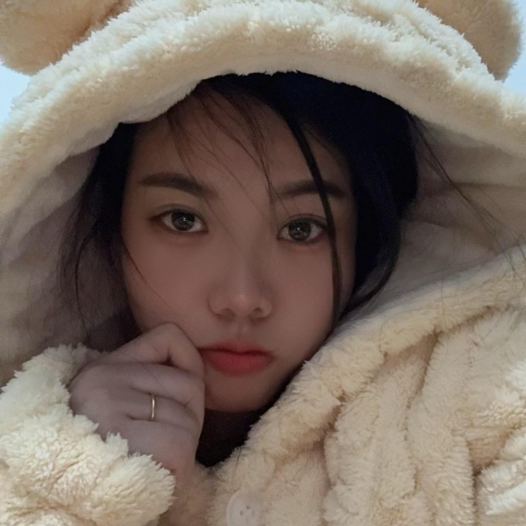 爱咬吸管的毛毛妈