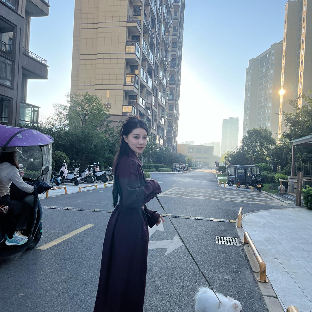 艾薇女装.美甲美睫 新娘跟妆
