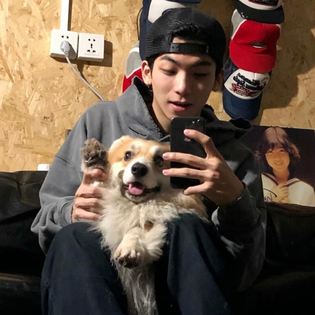 爱喝碳酸饮料🥤