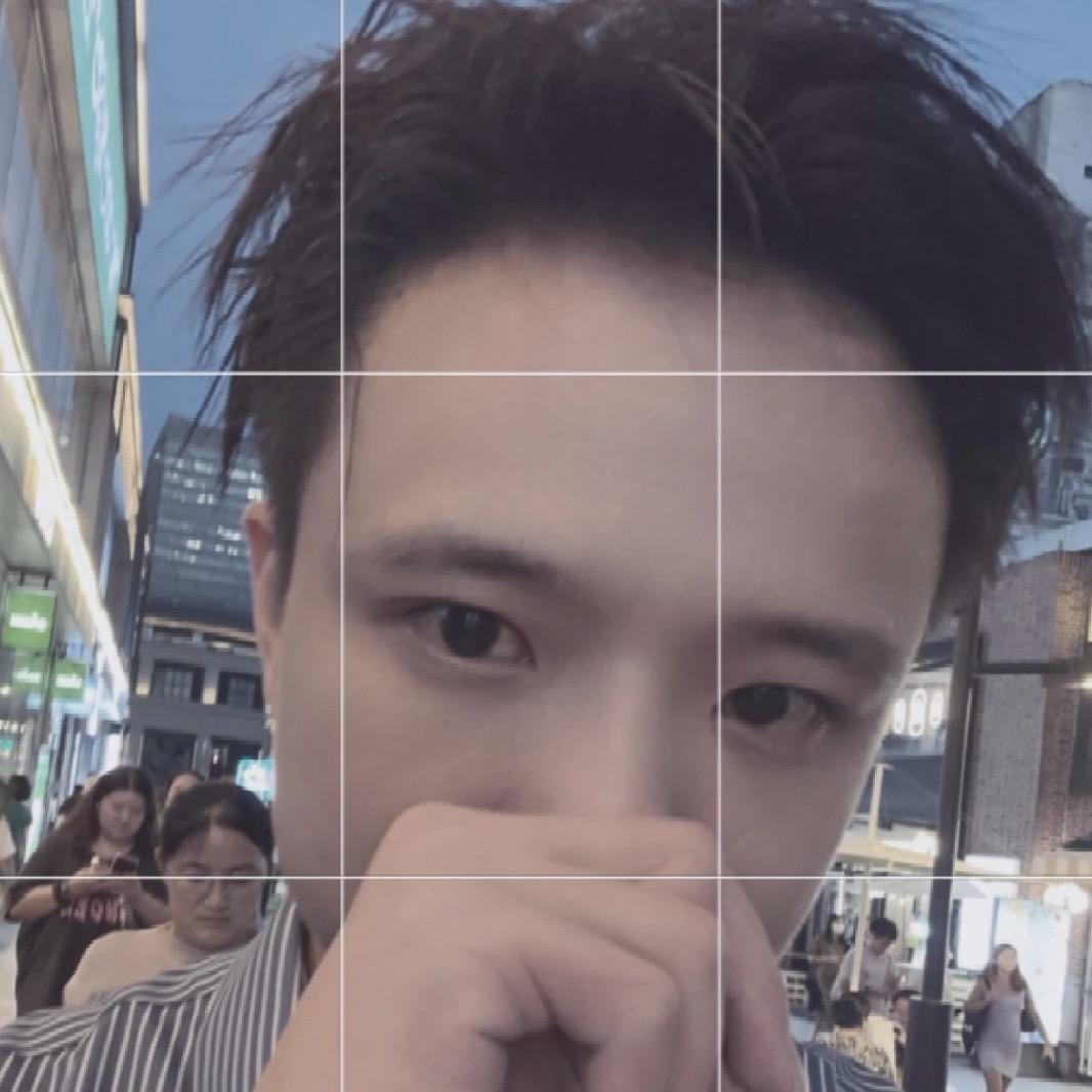 X J M