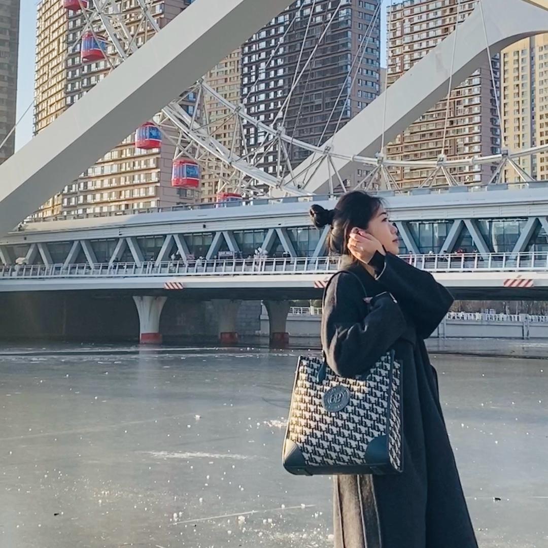 卖输送机的刘璇