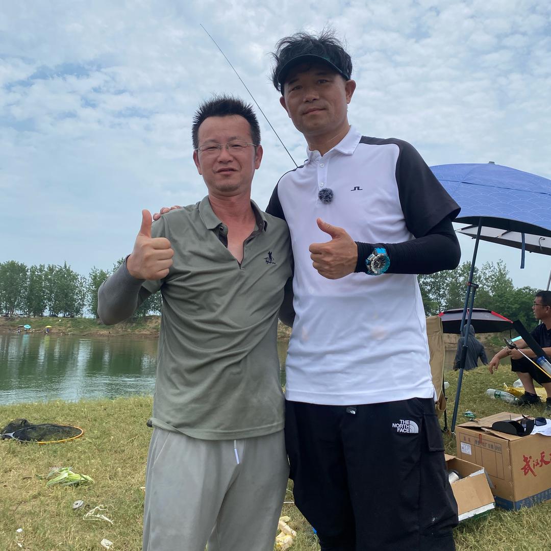 卖灯的小杨爱钓鱼