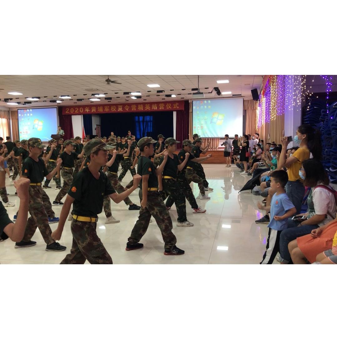 郭老文童学开店