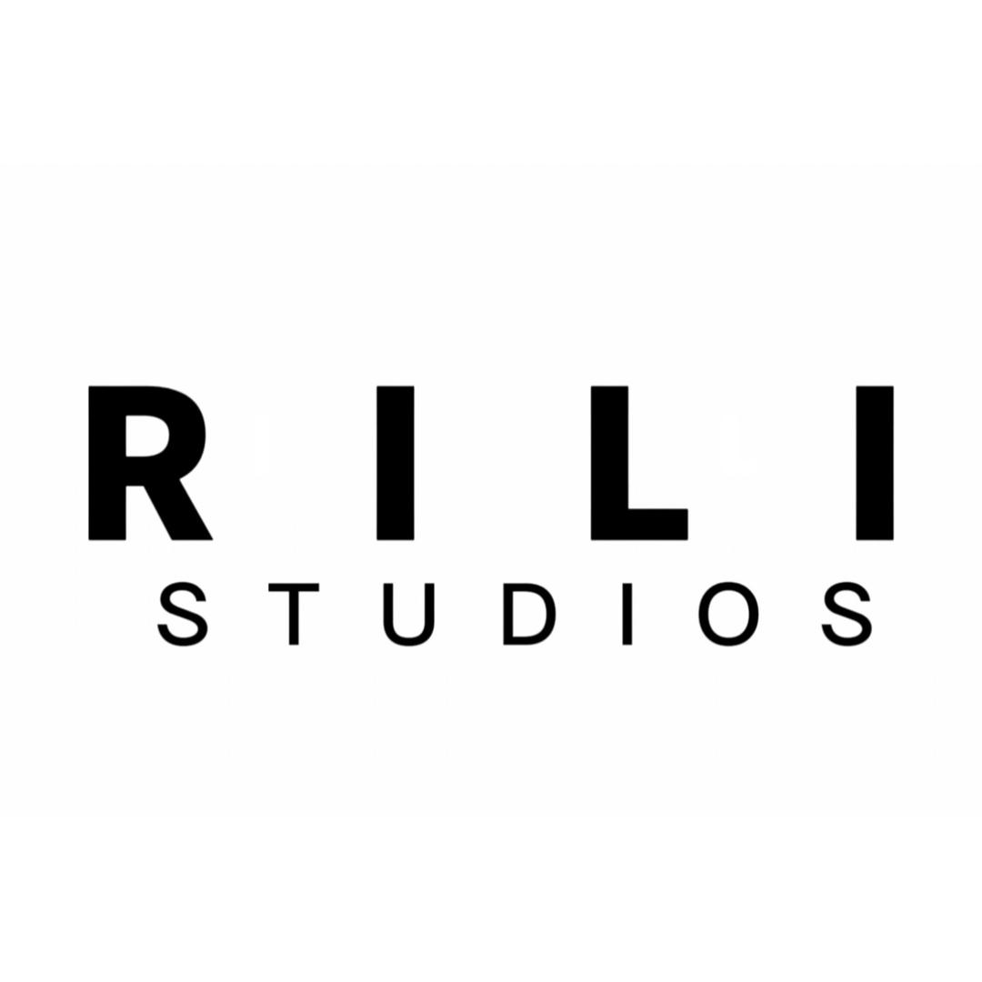 日里穿搭Studios