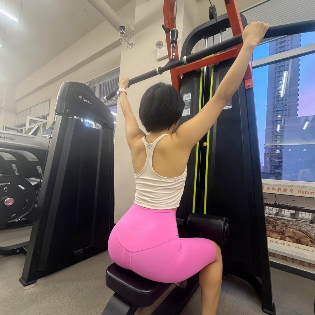 爱健身di小彤彤