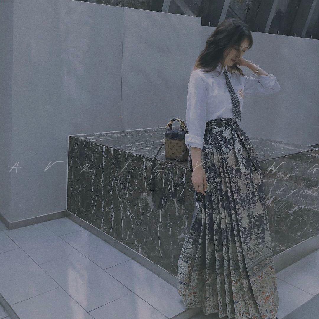 AVRILYANG📷