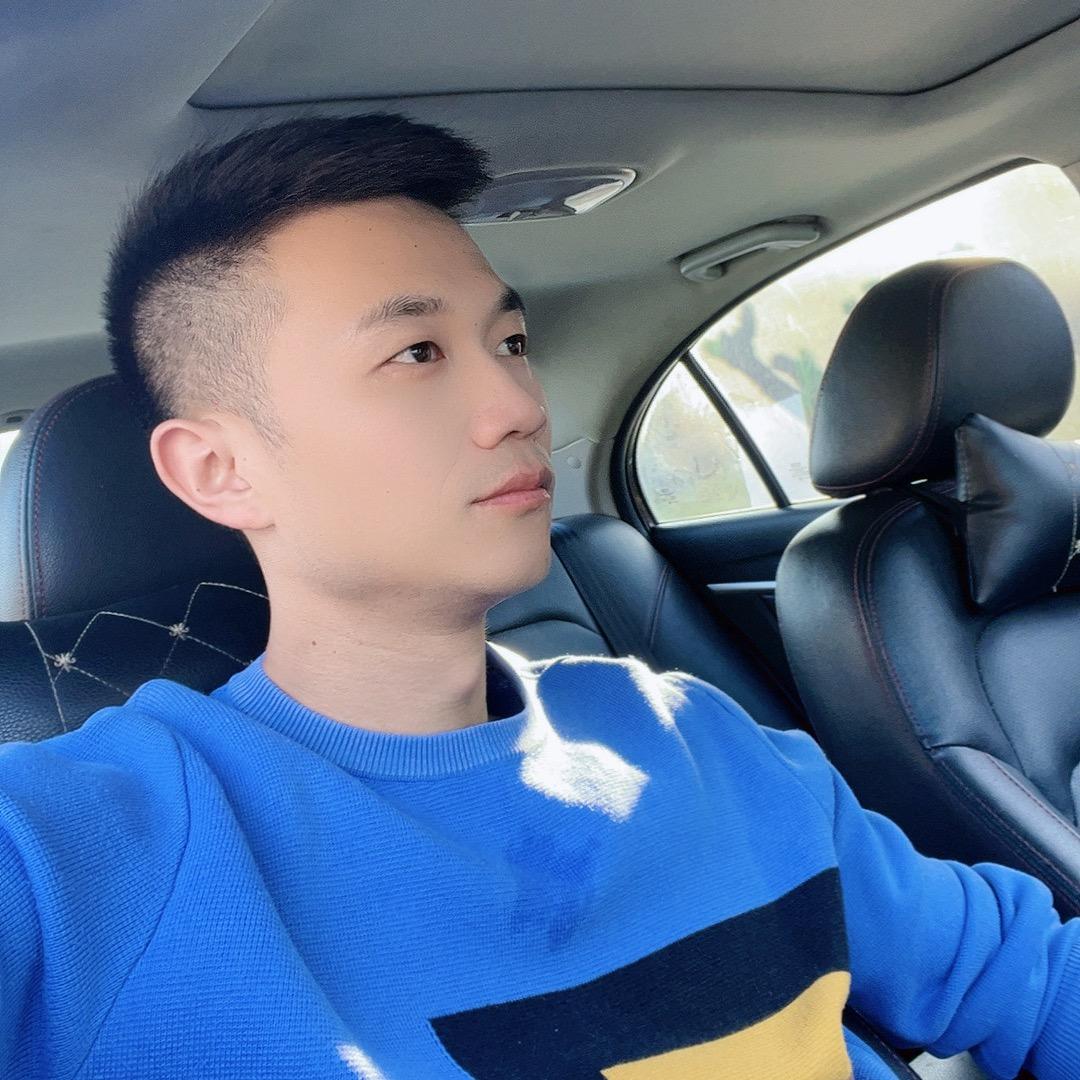 Ming哥👩‍❤️‍💋‍👨