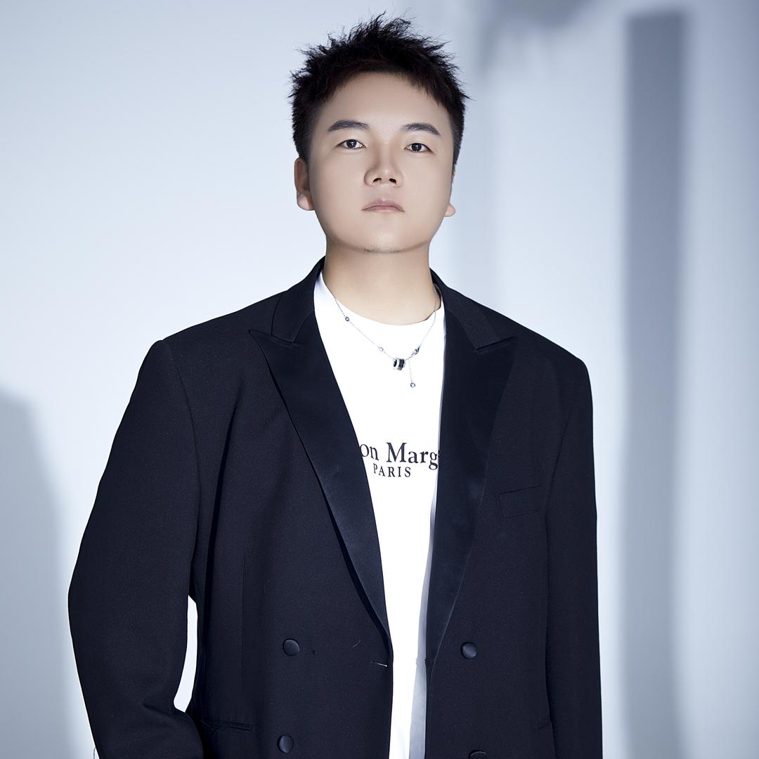 熙莹吉林烫发王子 晨熙