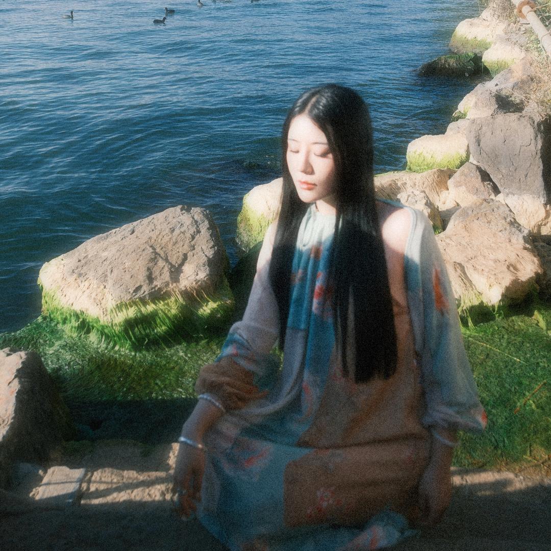 河小千不画画、