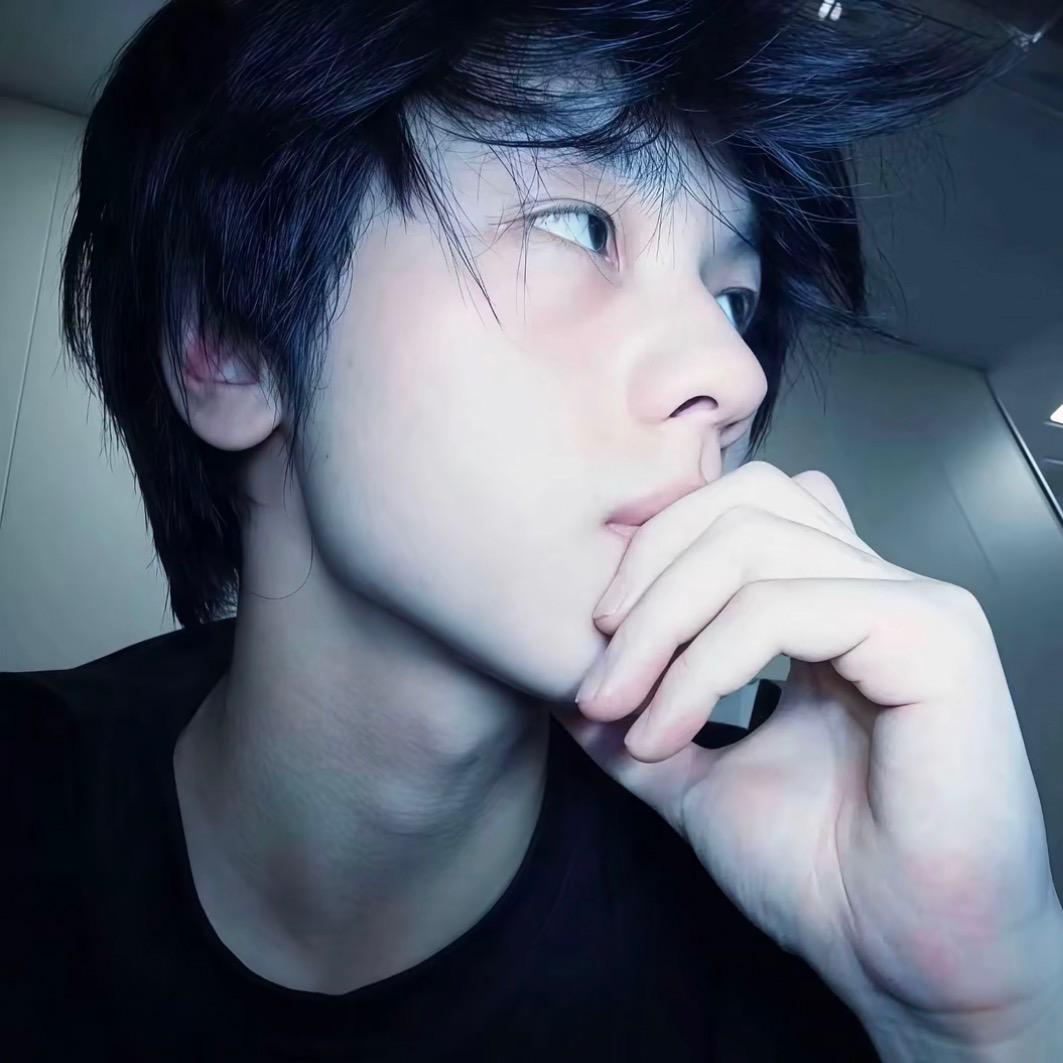 九点准时睡.🌈