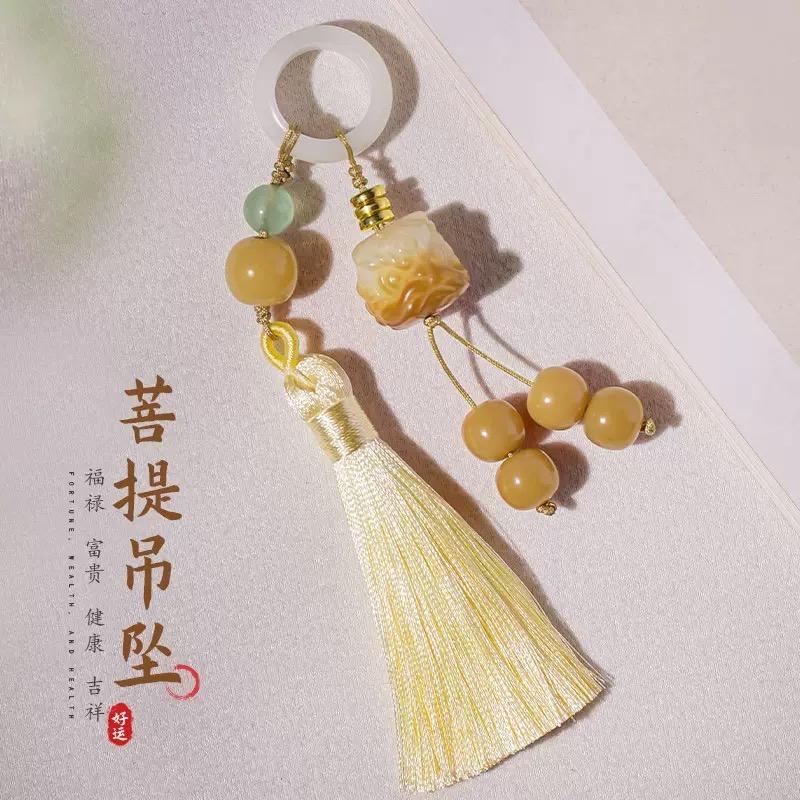 一支海棠压梨花