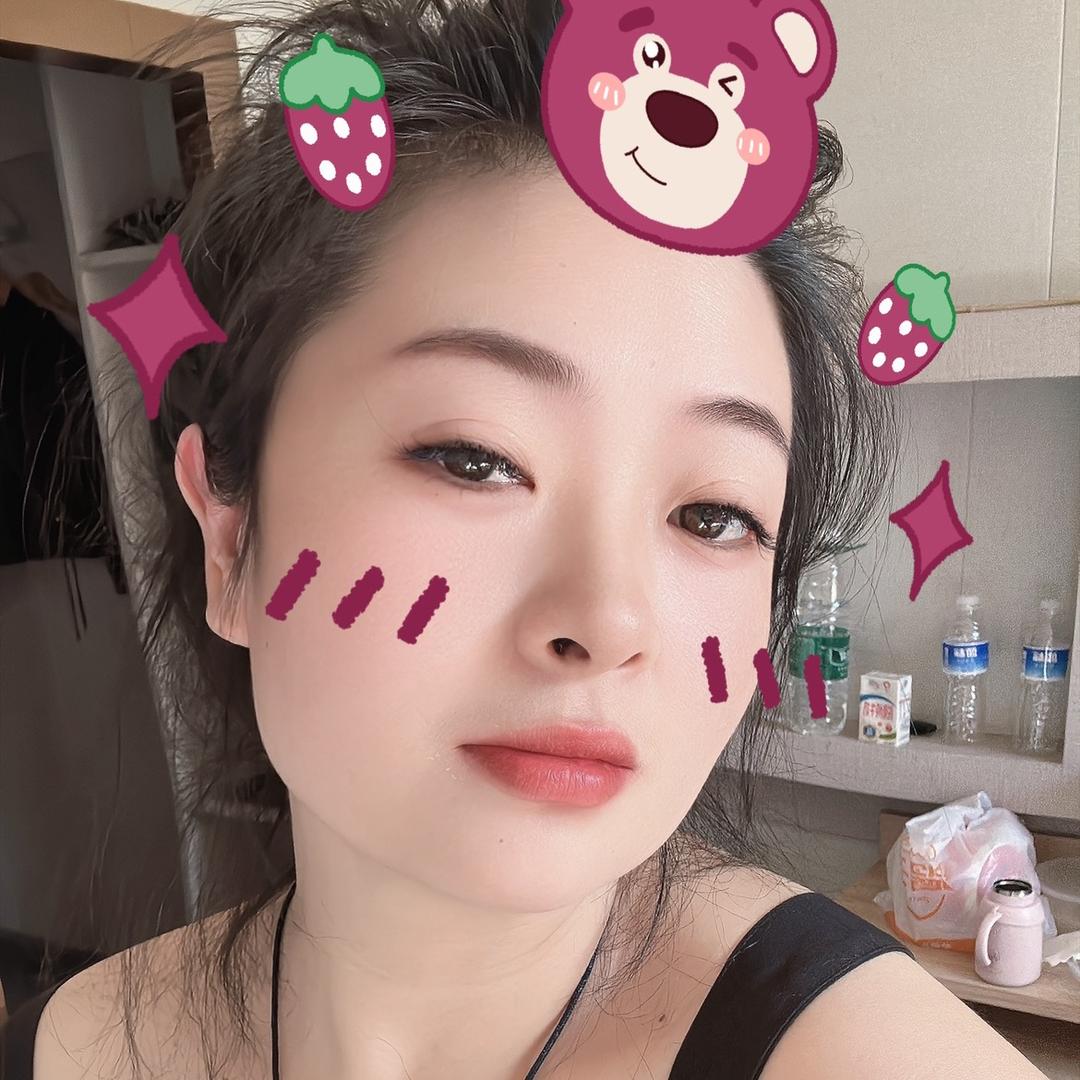 向钱努力的女人
