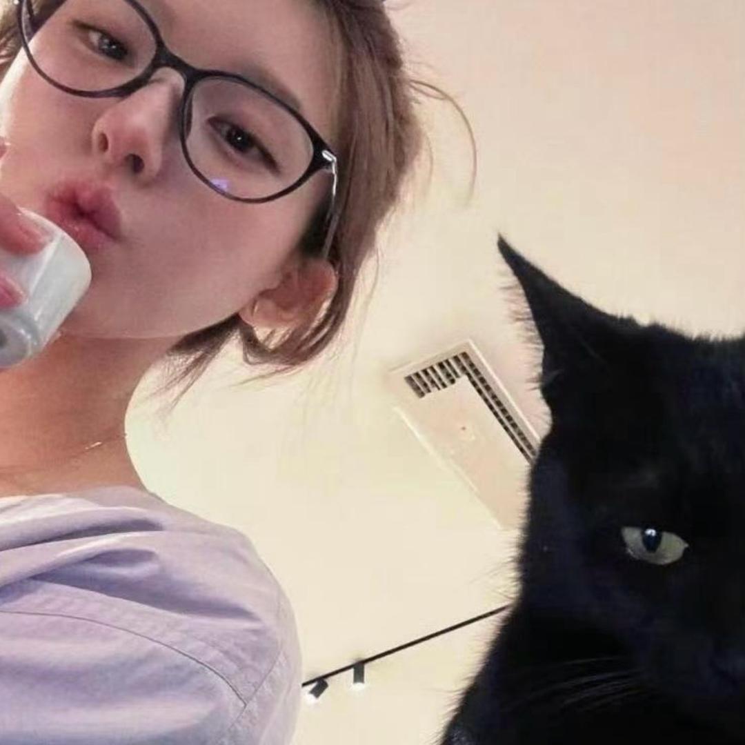 921