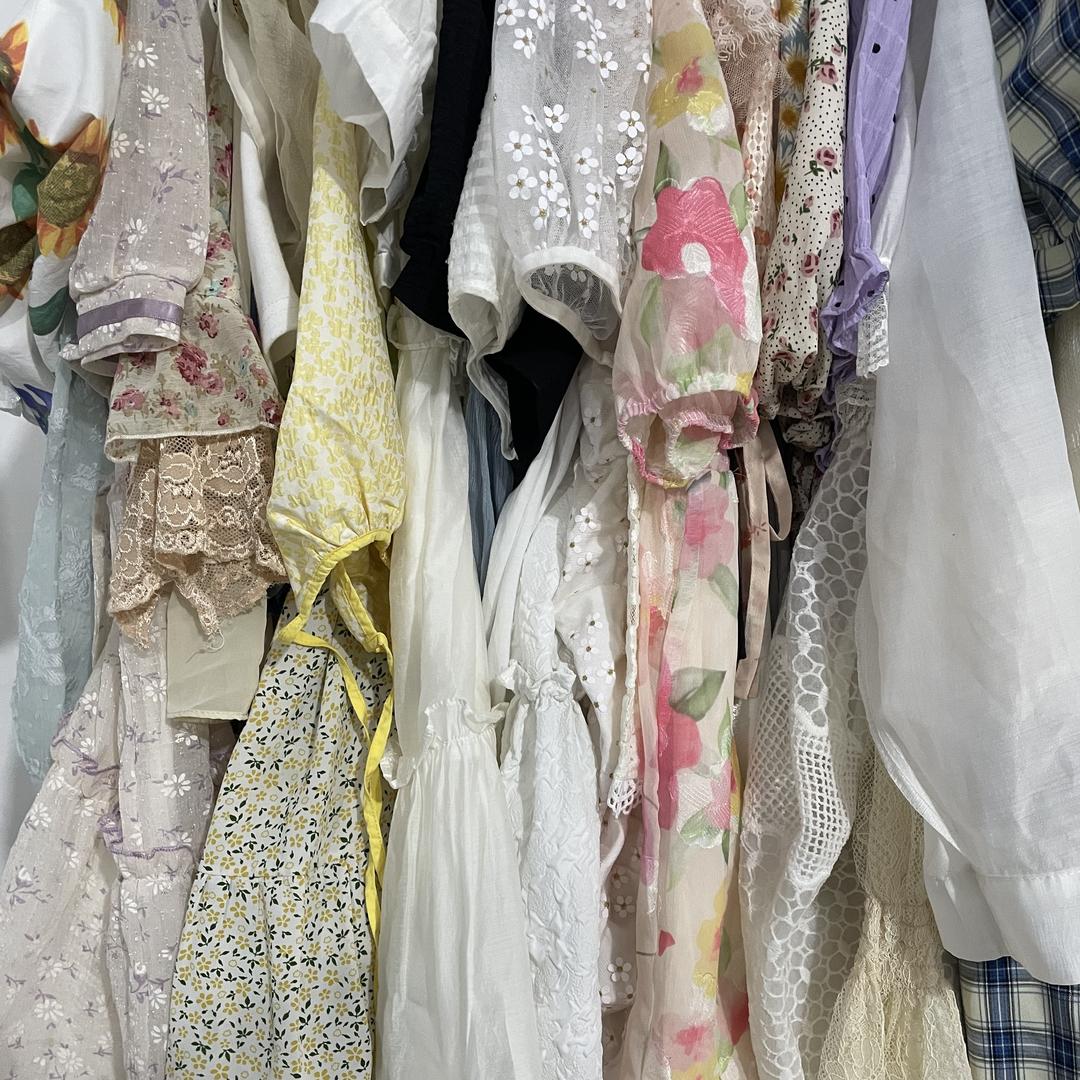 兮兮服装工厂店