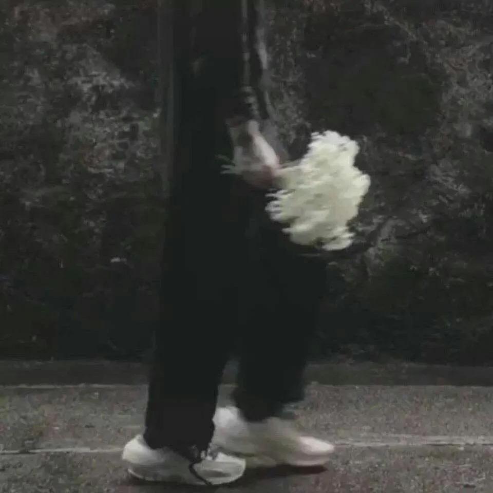 一次吃八根-