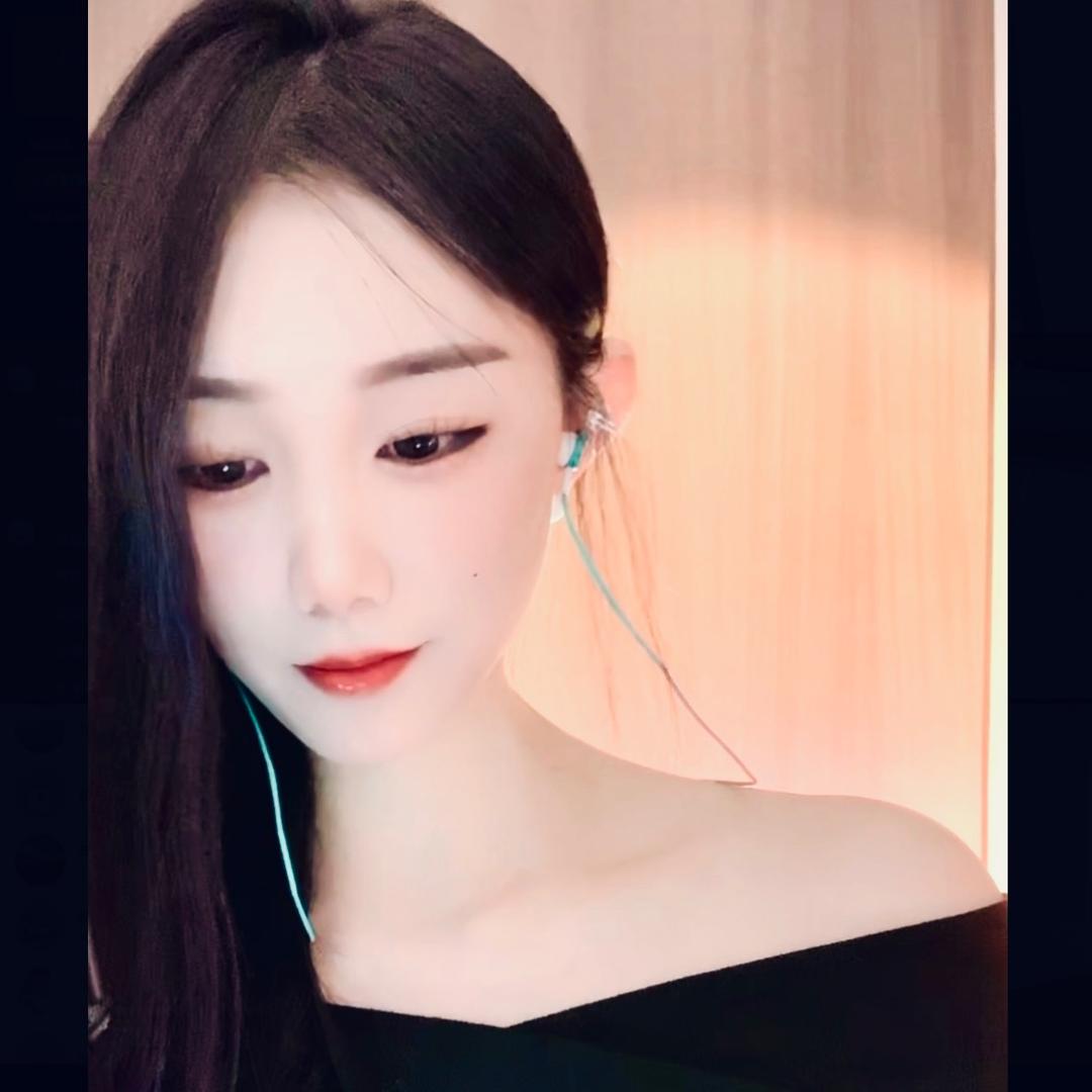 四季予默✨
