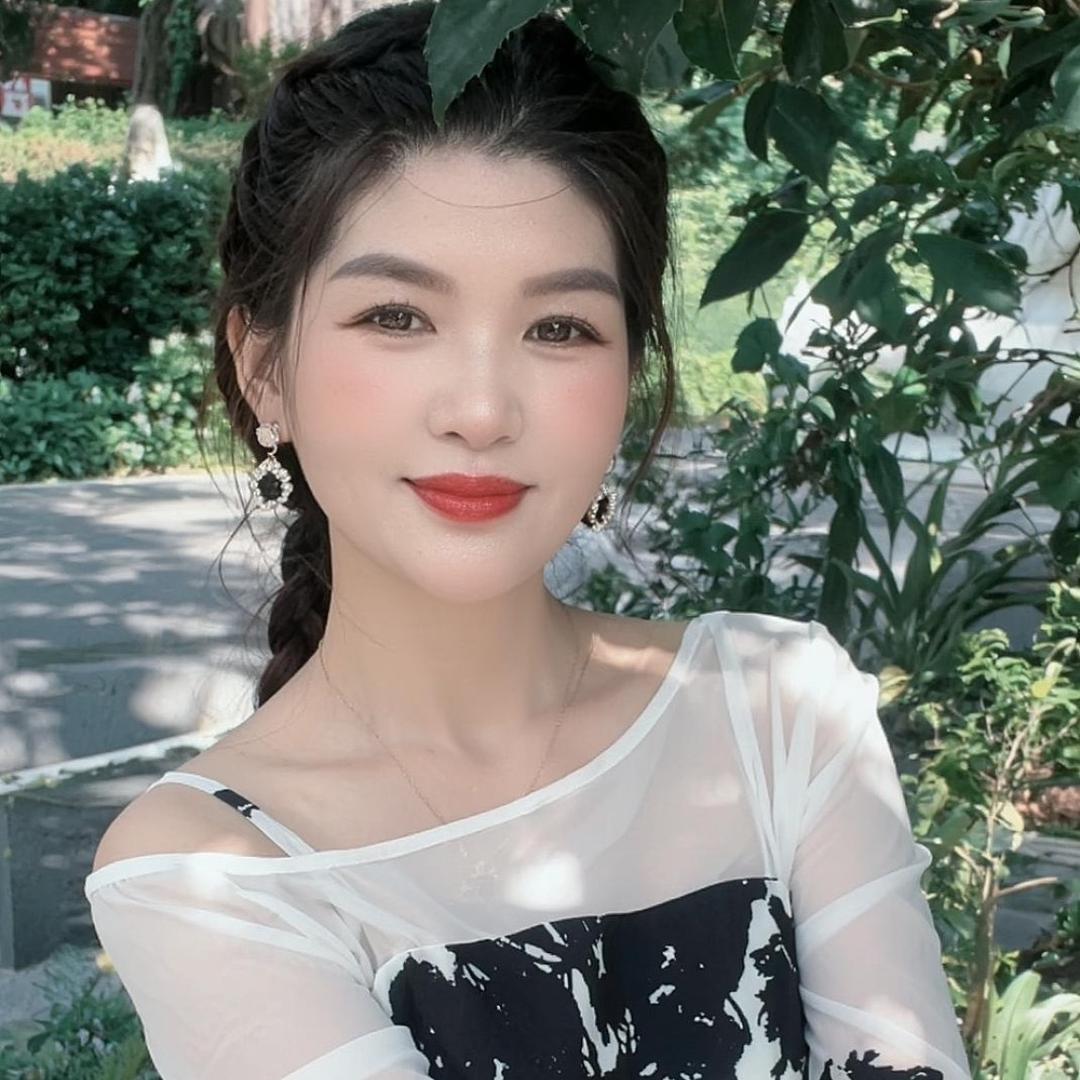 明鸿装饰有限公司萍姐