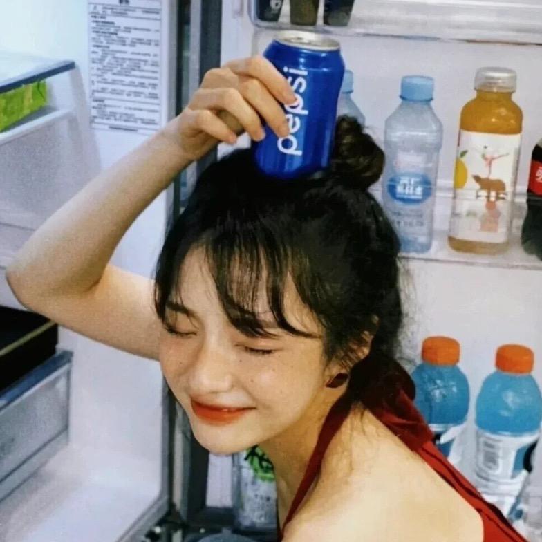 小何