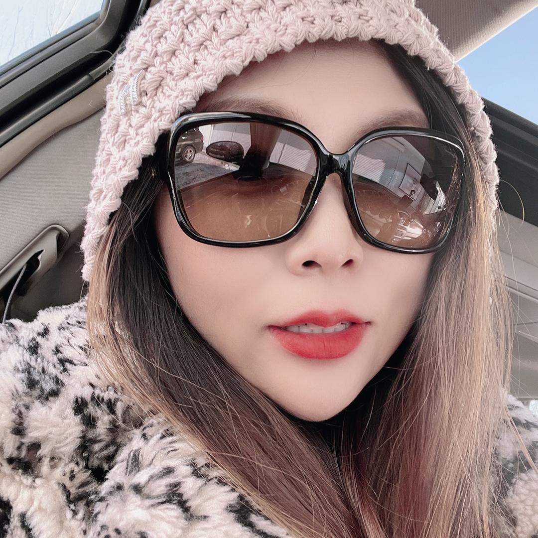 爱弹琴的小姐姐