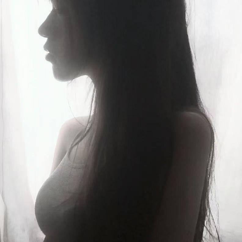 快把爱意藏好