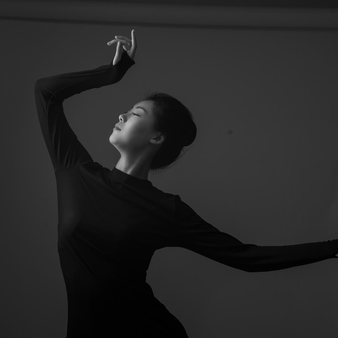 小曲女士.