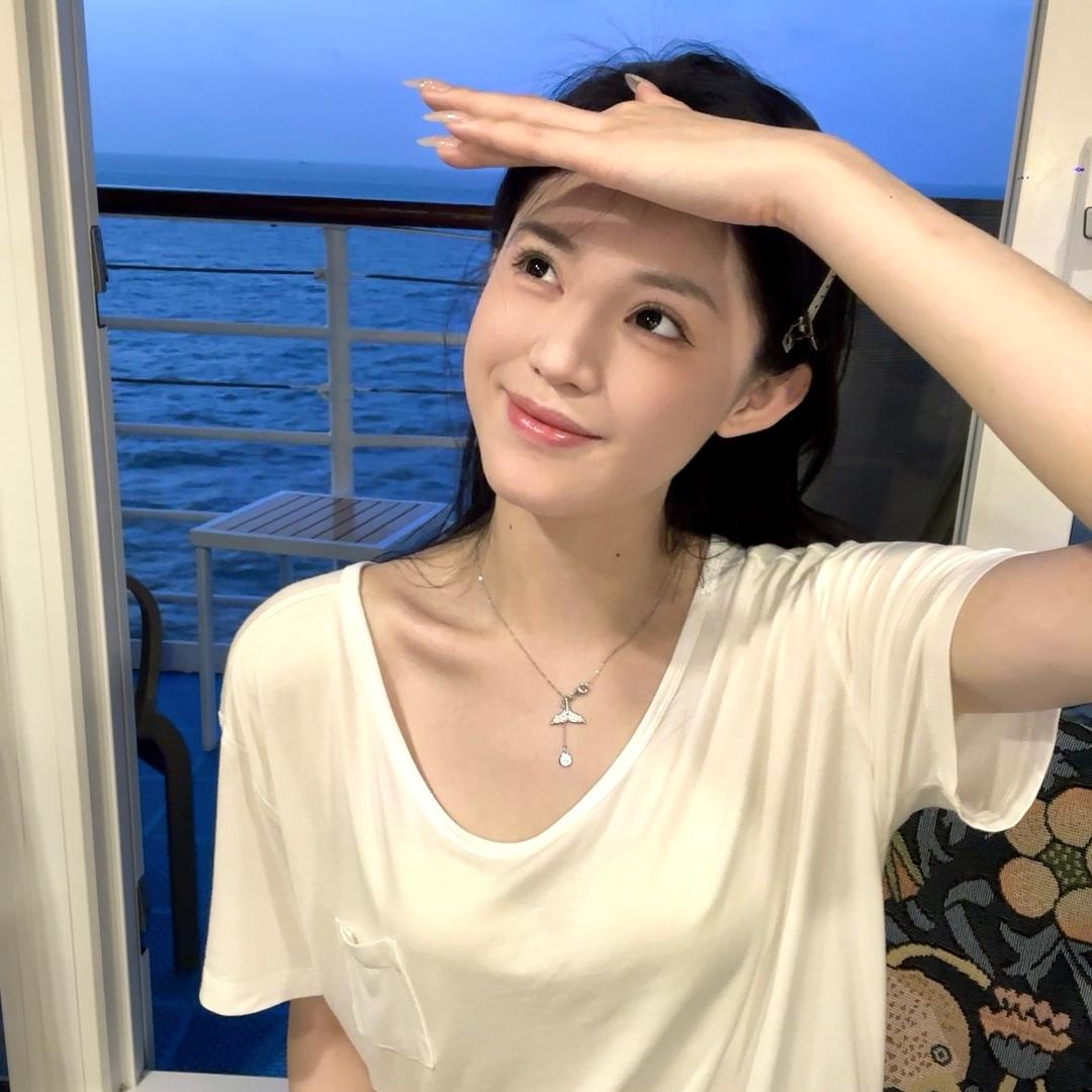羞涩的大蟑螂por Max