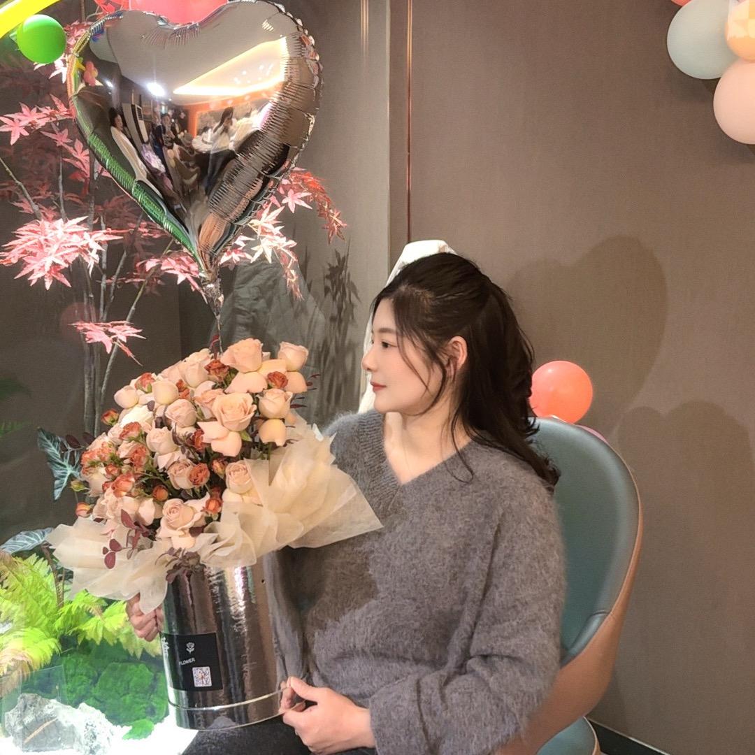 小婷😝🎊
