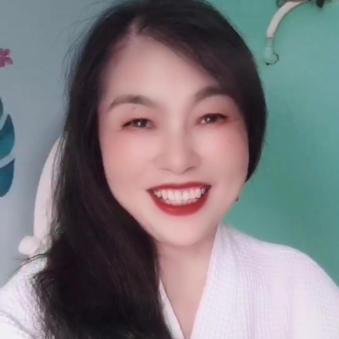 秀 珍