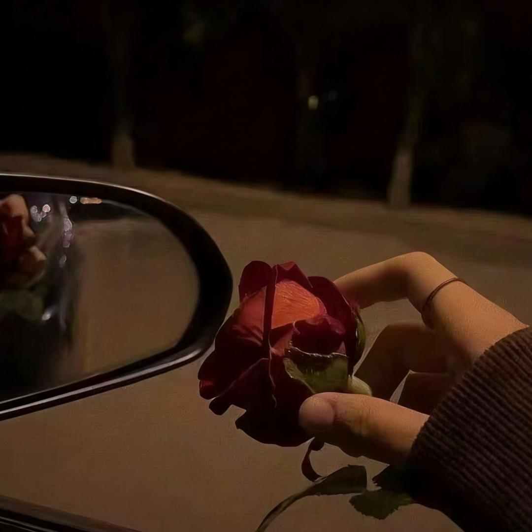 ᨳᤢ້浅笑不语