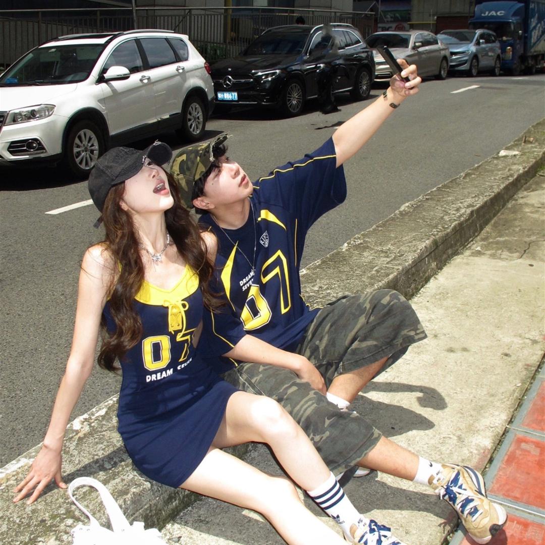 花倩菇情侣服饰