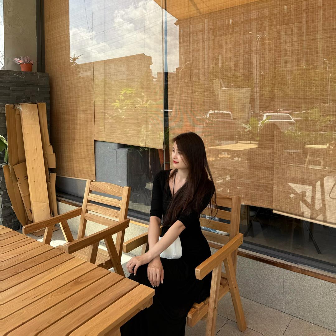 小花椒烤鱼老板娘