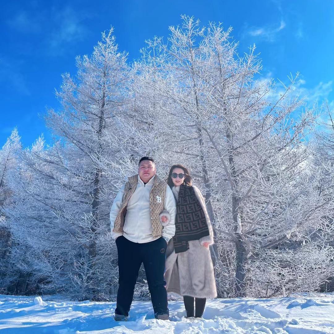 @荷畔艺术庄园～杨杨