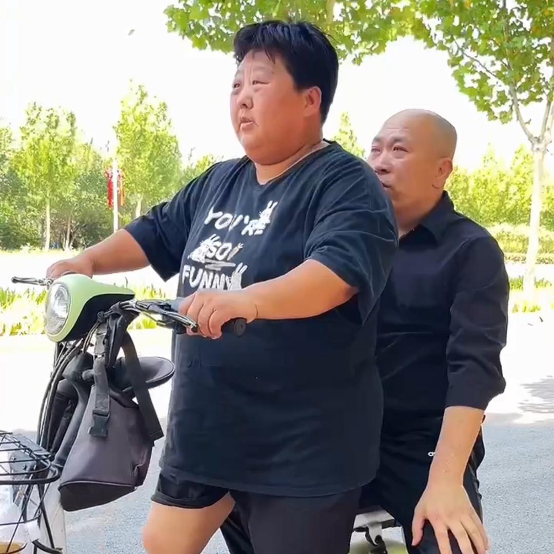 云宝～（云姐一家人）