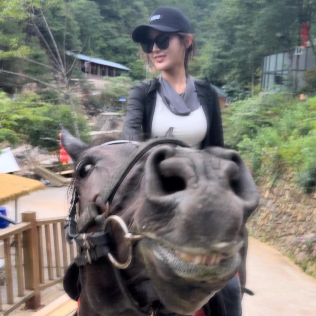 橙橙爱骑马