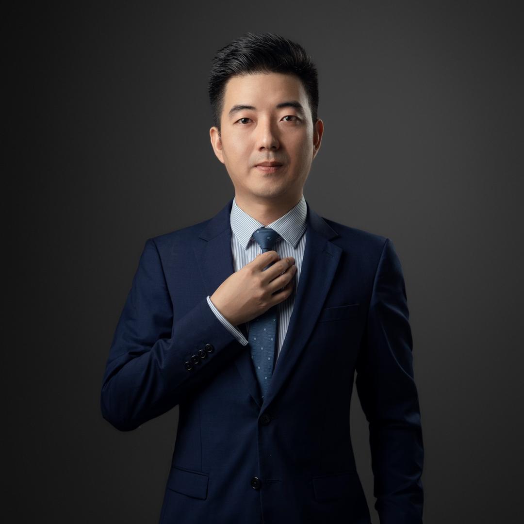 严俊律师