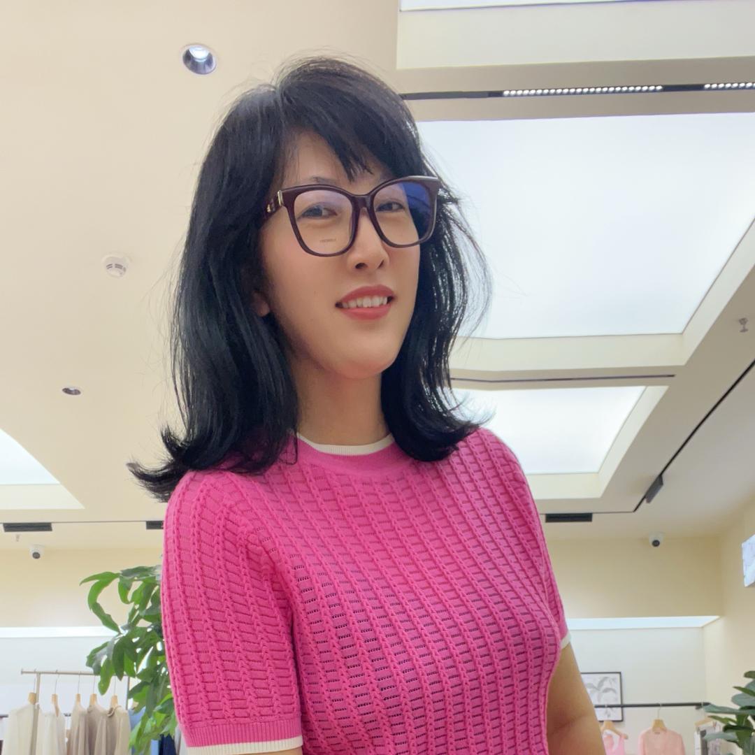 设计师莫妮卡～安安真丝