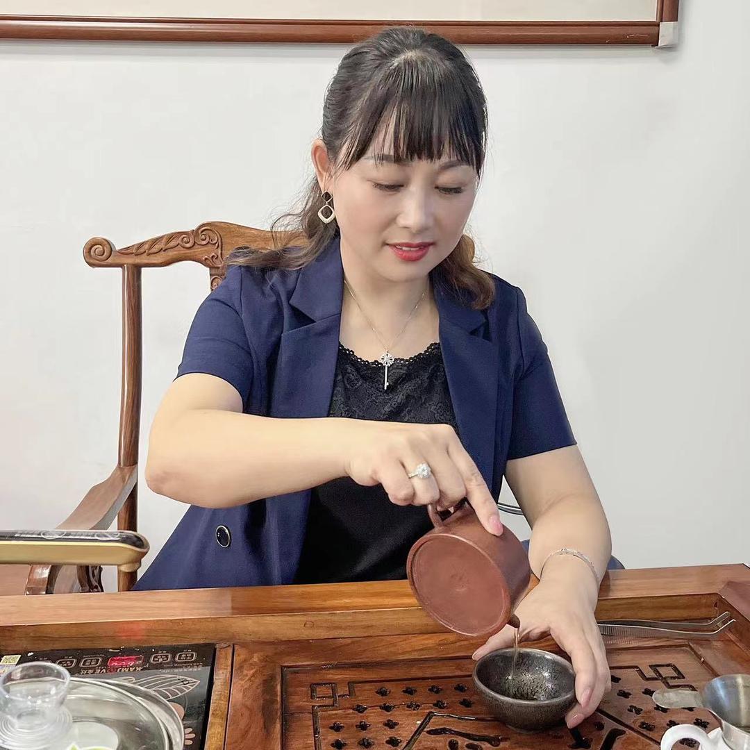 塑胶模具注塑厂家-鑫宝鑫芽姐