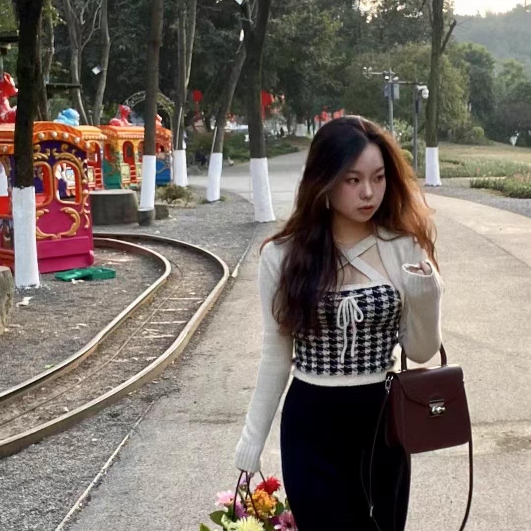 远琪汽车(龅牙妹)