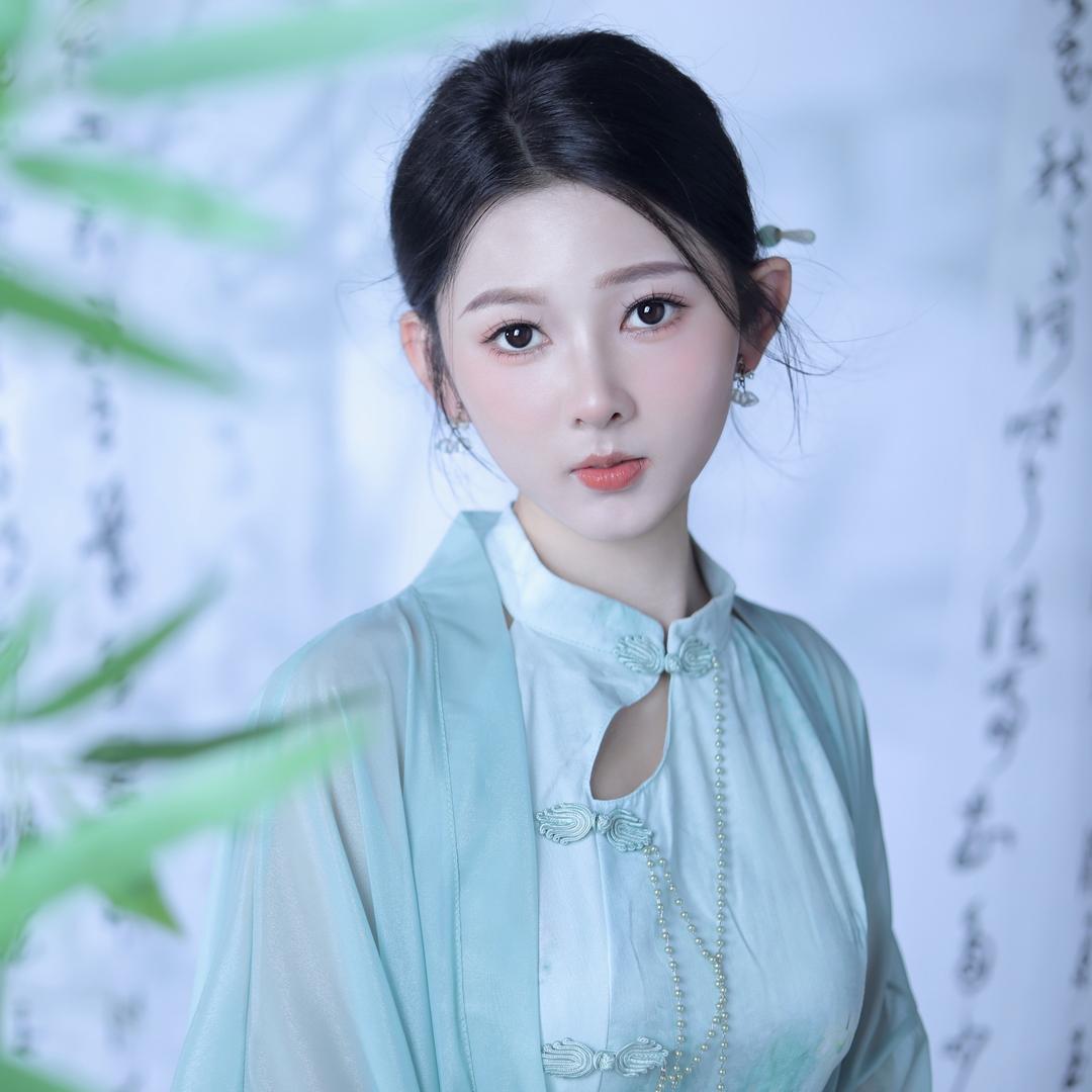 小熠依依