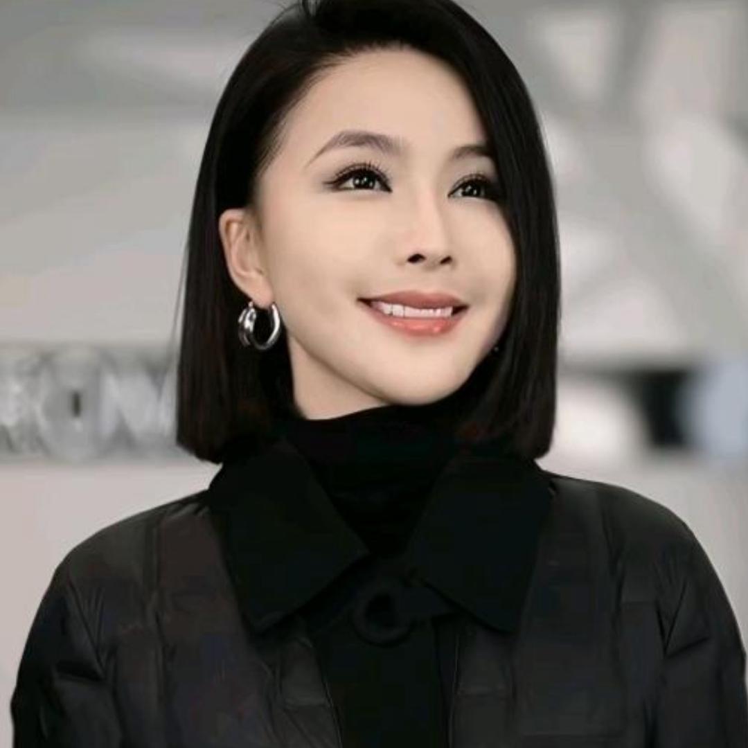 溶溶RONGRONG（穿搭分享）