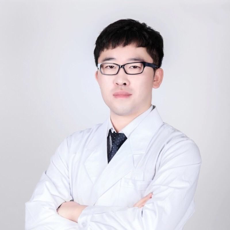 皮肤科胡博医生