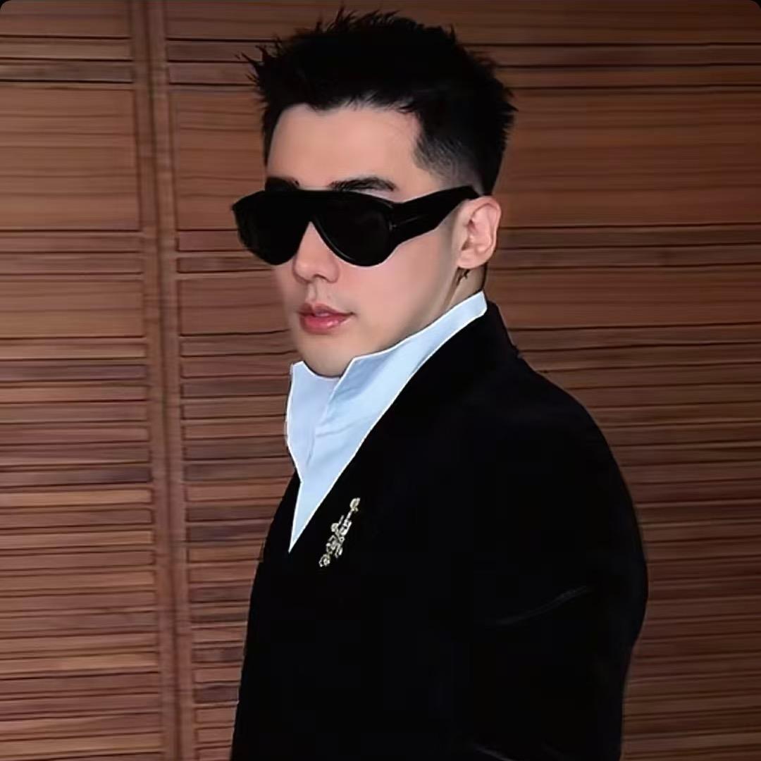 杨圣坤（爆款穿搭）