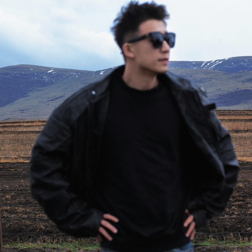 暴躁青年沈八斗