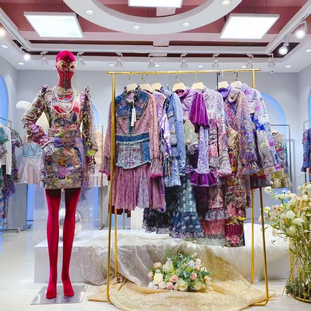 章章品牌折扣女装